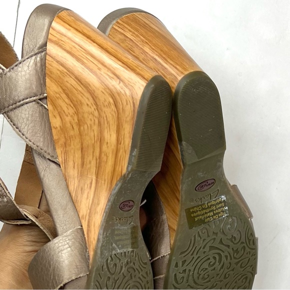 Clarks Artisan Women’s Wedge Strappy Leather Sandals - Picture 6 of 9
